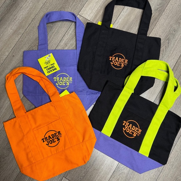 NWT - Trader Joe's Set of 4 Trick or Treat Canvas Tote Bag - - Picture 5 of 10